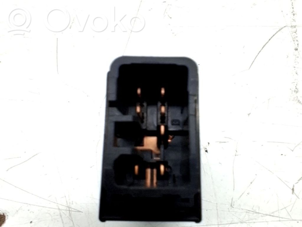 Electric window control switch   935803E2008Y