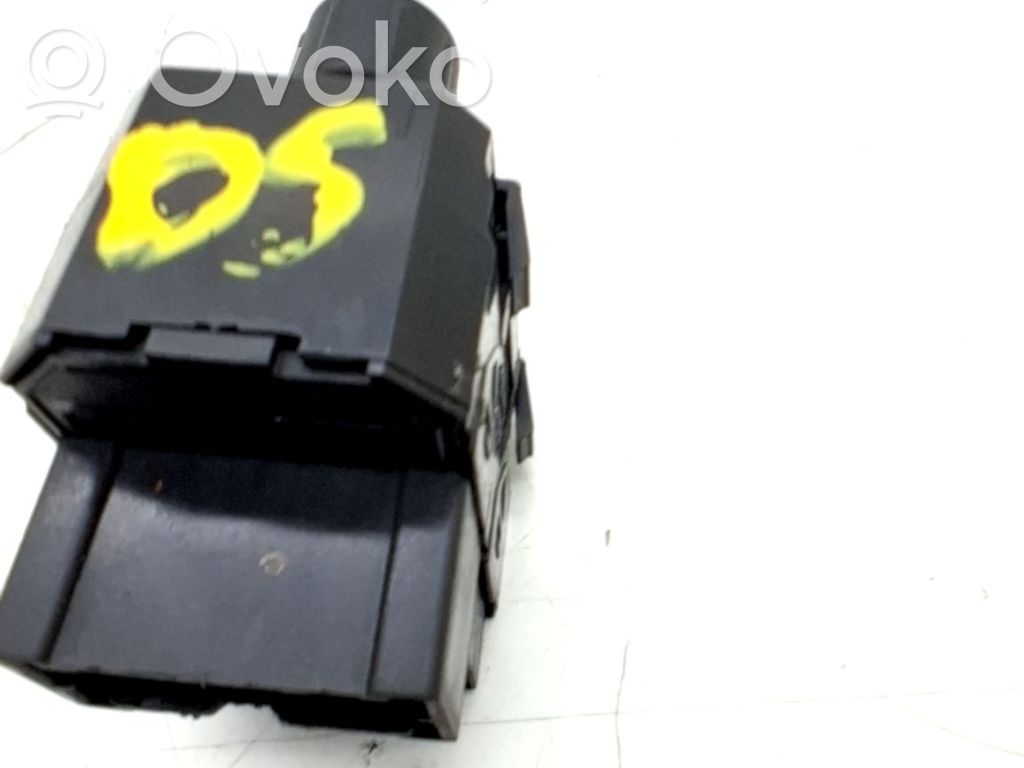 Interruptor del espejo lateral   83061FJ000