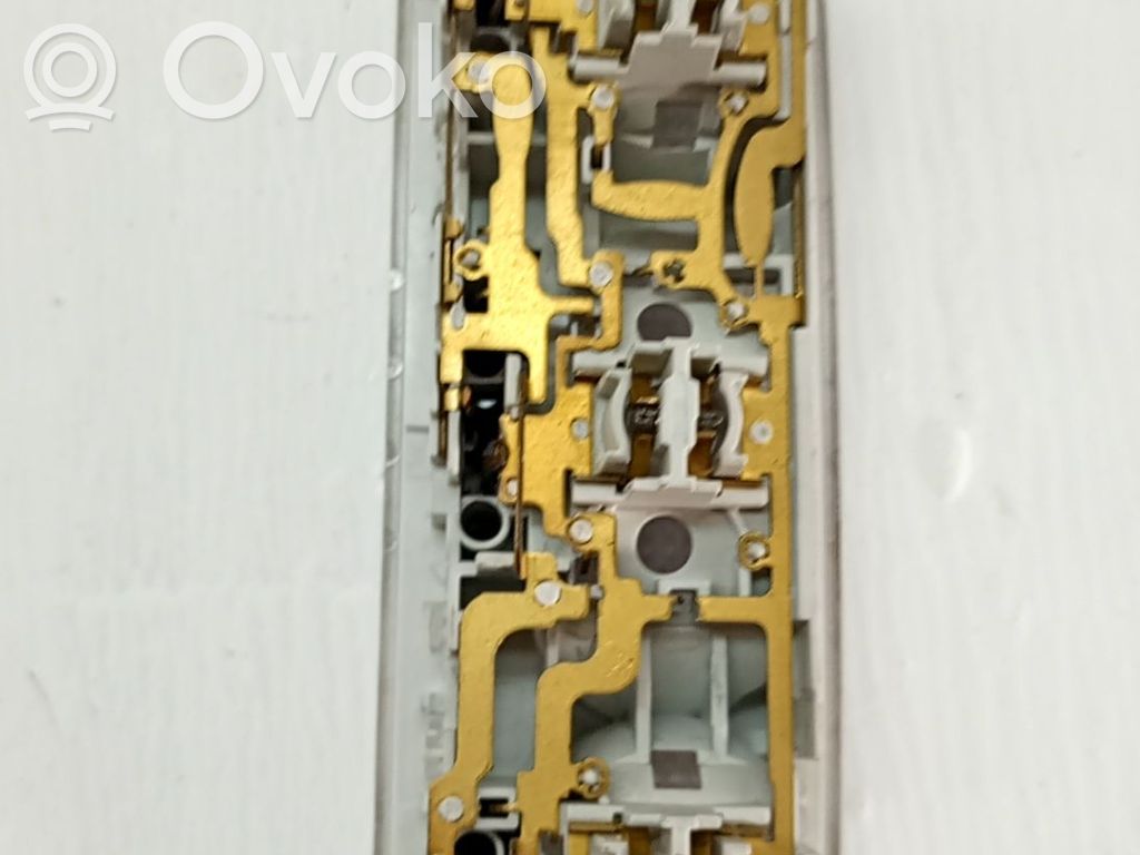 Nissan Note (E11) Consola de luz del techo 