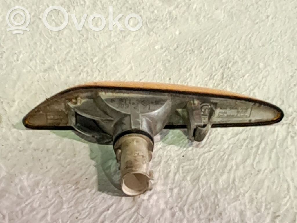 BMW 3 E46 Indicatore di direzione del parafango anteriore 