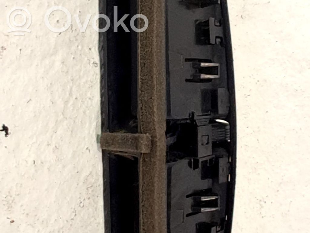 Loga gaisa režģis   2320484,AM51R01815AE3YYW