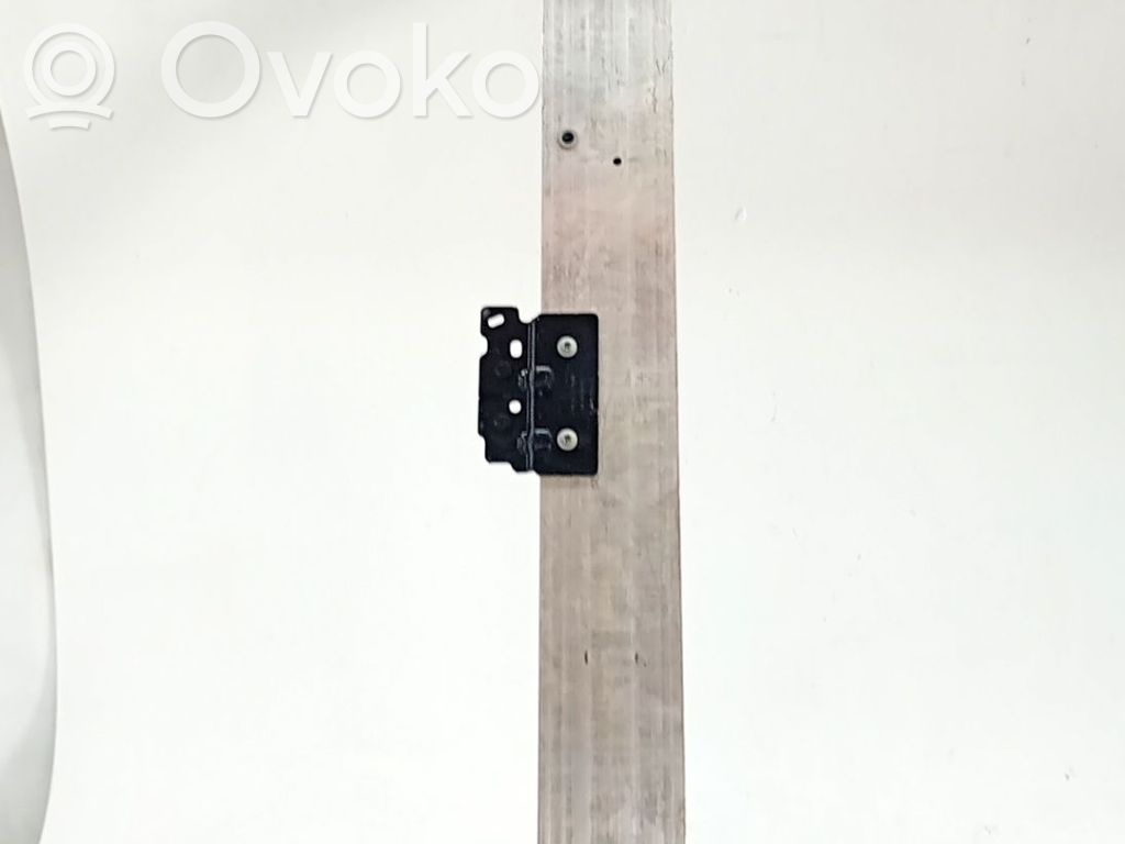 Opel Vivaro Etupuskurin poikittaistuki 
