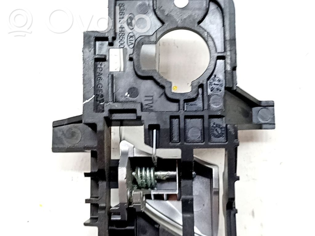 KIA Stonic Manecilla interna puerta trasera 