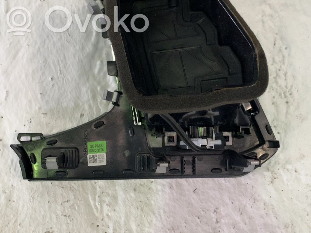 Lango oro grotelės   576820901A