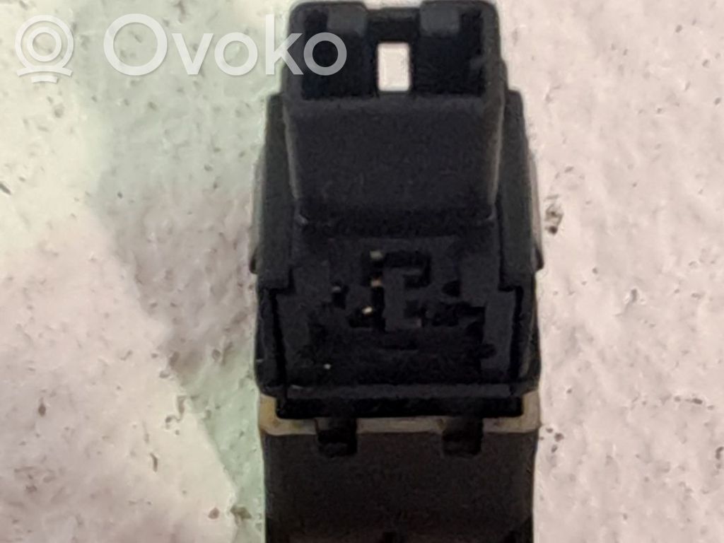 Schalter Warnblinkanlage   3743062JA0P4Z