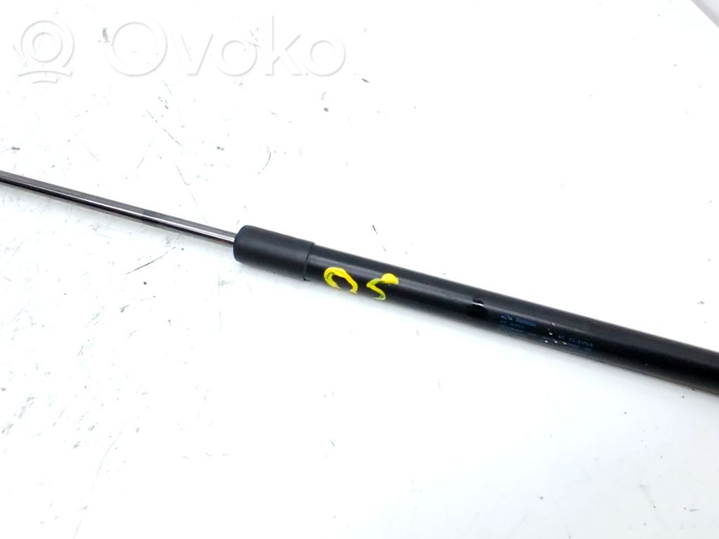 Seat Ibiza I (021A) Tailgate/trunk/boot lid buffer 