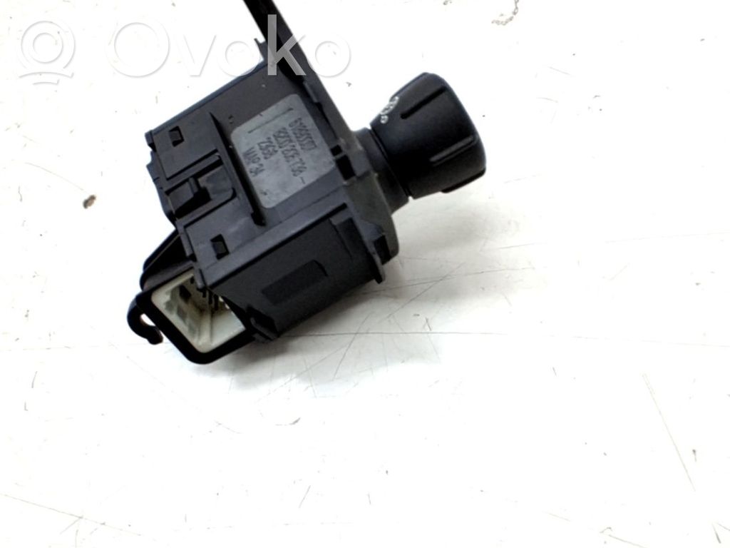 Tasten Schalter Multifunktionslenkrad   8200206738
