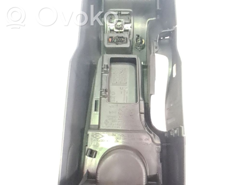 Console centrale   8200457030,969101896R