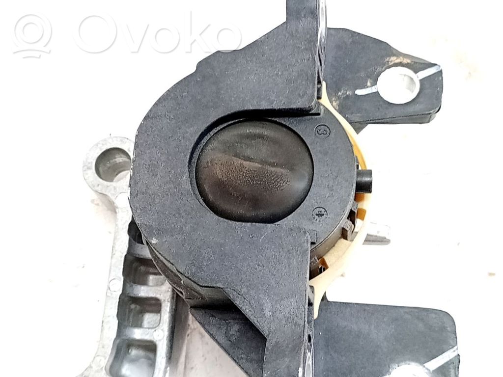Engine mount bracket   52189611