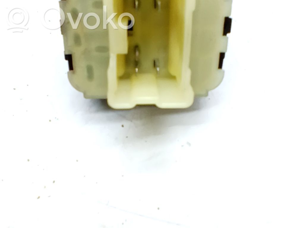 Dacia Duster Interrupteur commade lève-vitre 
