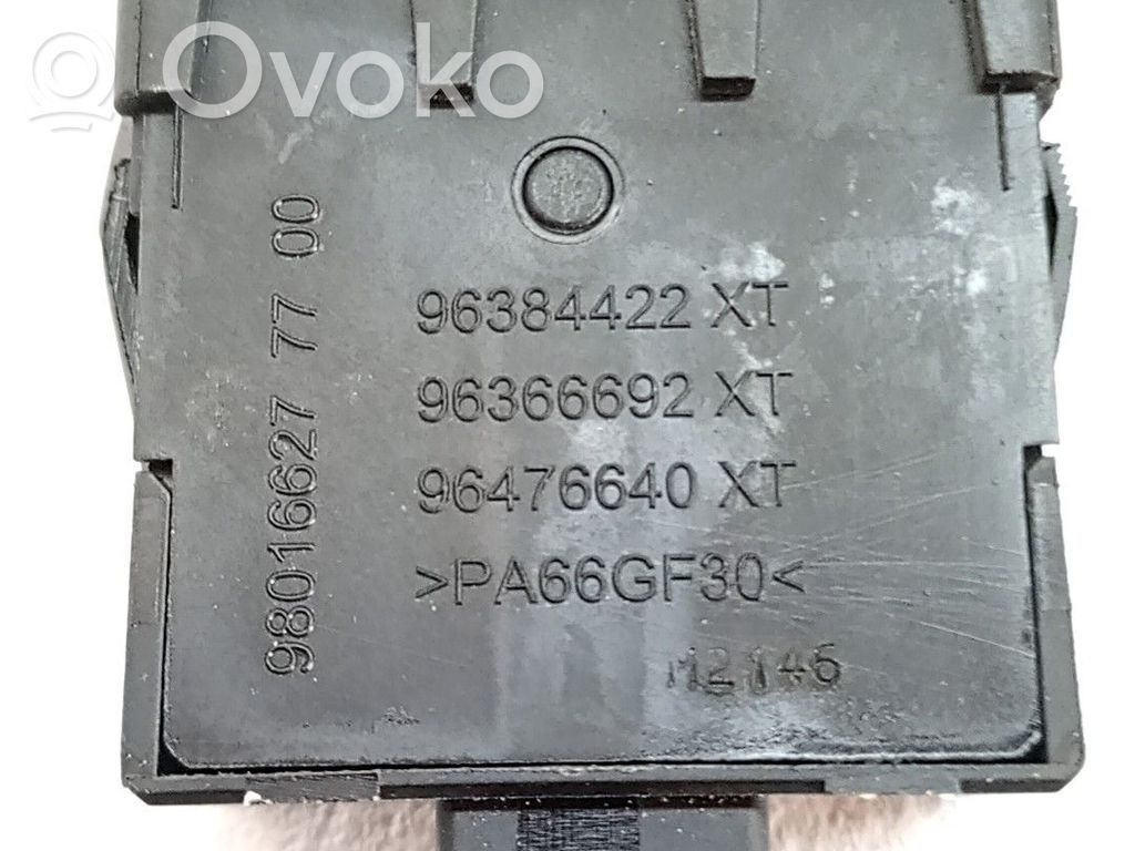 Peugeot 208 II Interruptor de luz 