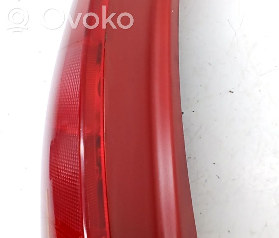 Citroen Berlingo Takavalon polttimo 