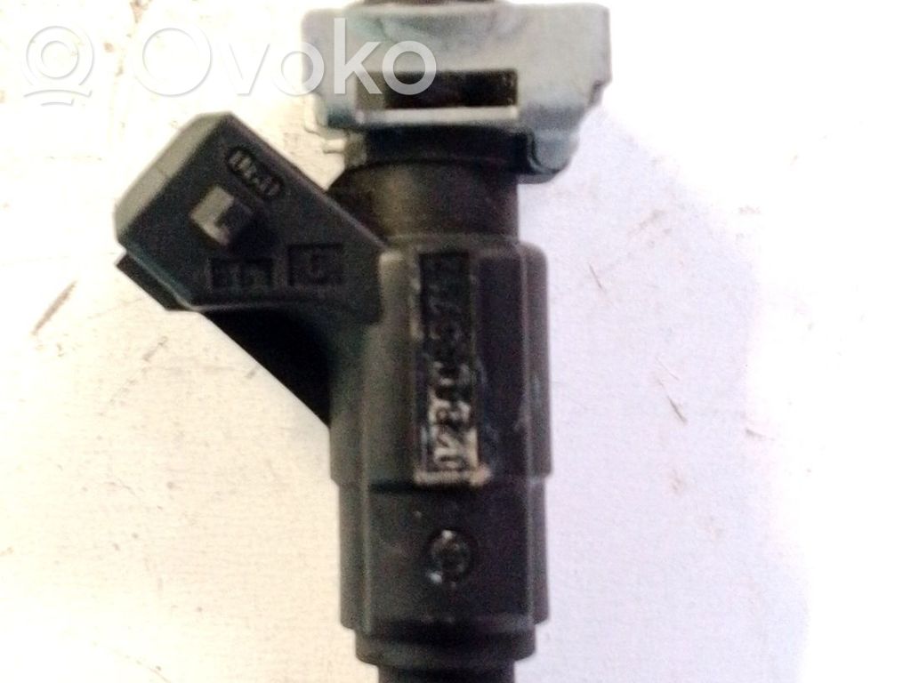Inyector de combustible   A1120780049