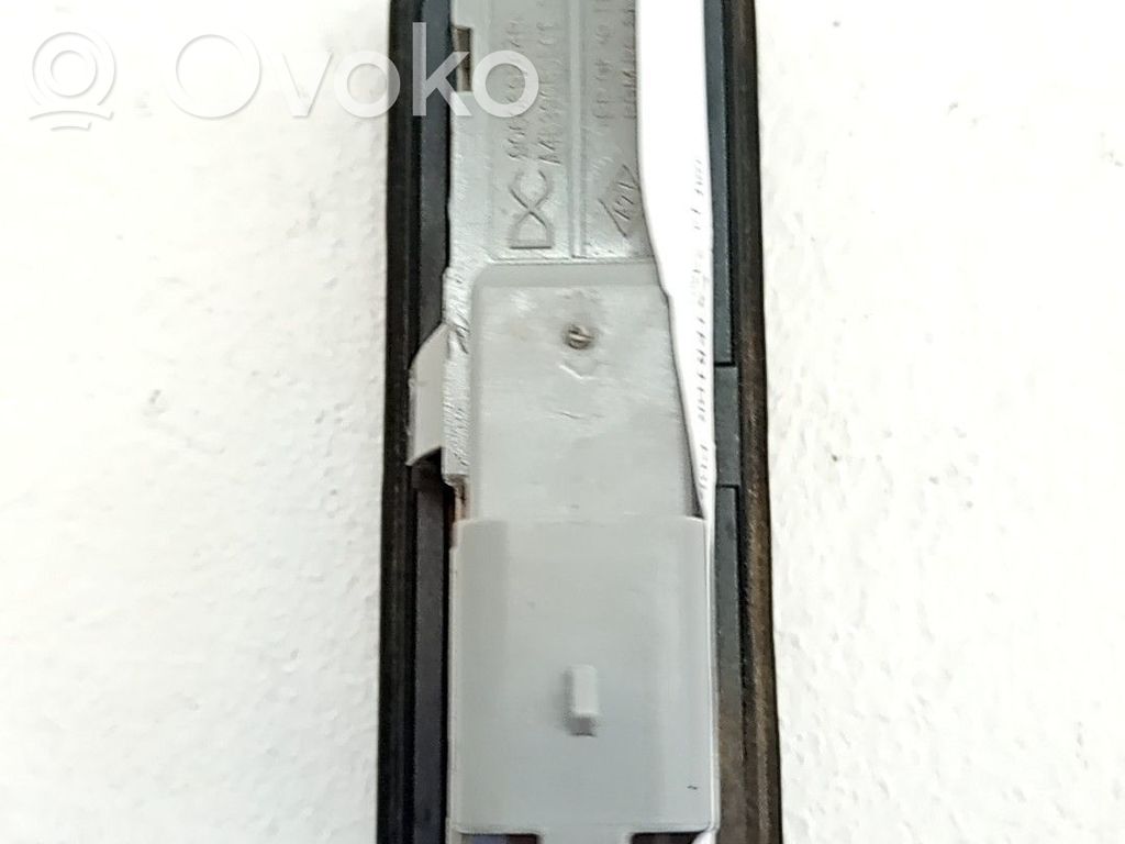 Dacia Sandero Manecilla de la puerta trasera maletero 
