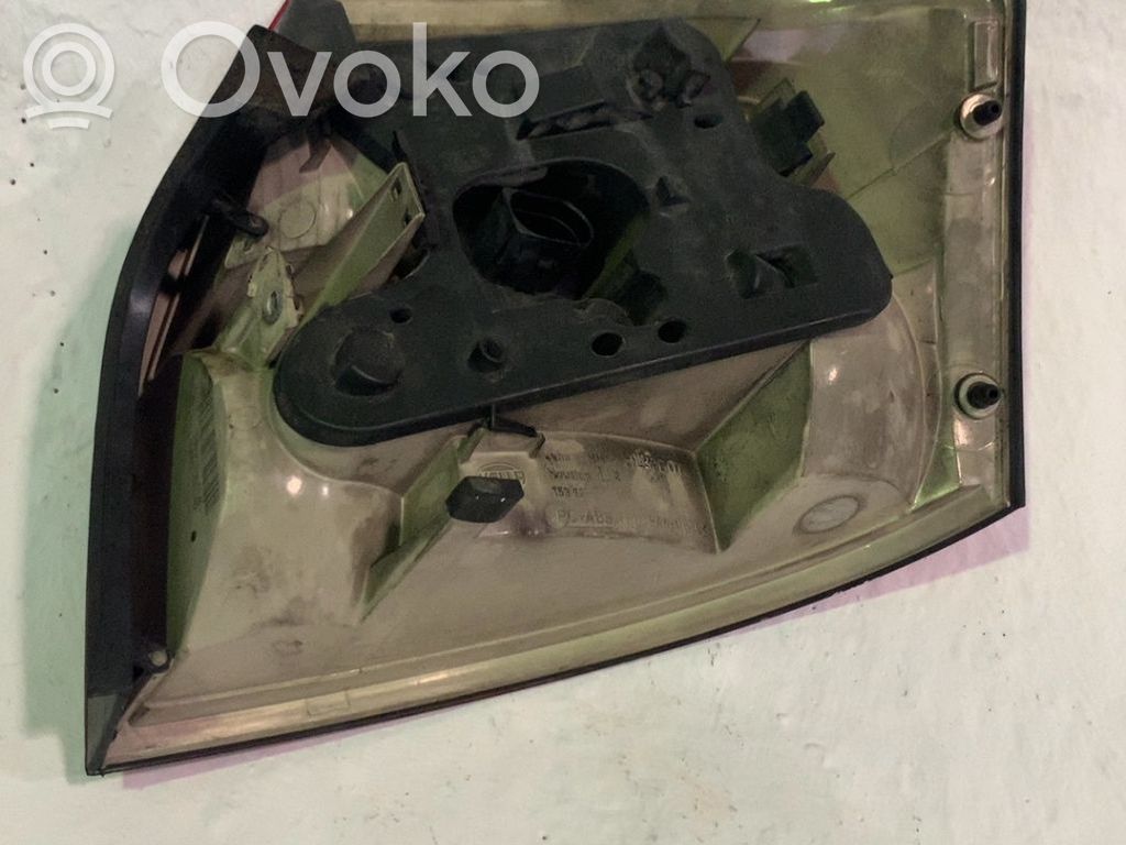 Takavalon polttimo   8E5945217