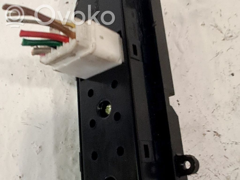 Interruptor del elevalunas eléctrico   935762B000