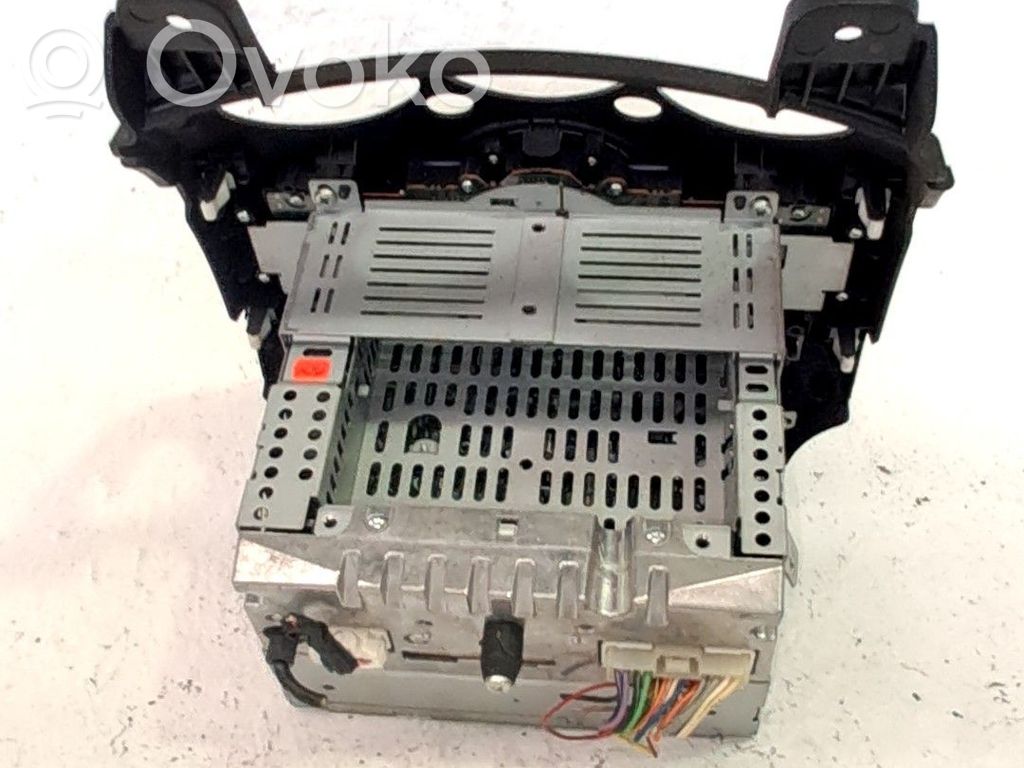 Mazda 2 Radio / CD-Player / DVD-Player / Navigation 