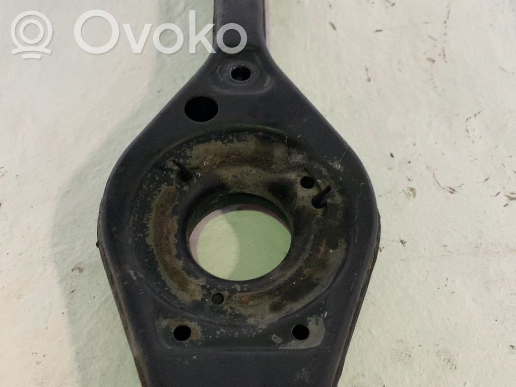 Brazo de suspensión trasera   552202Y000