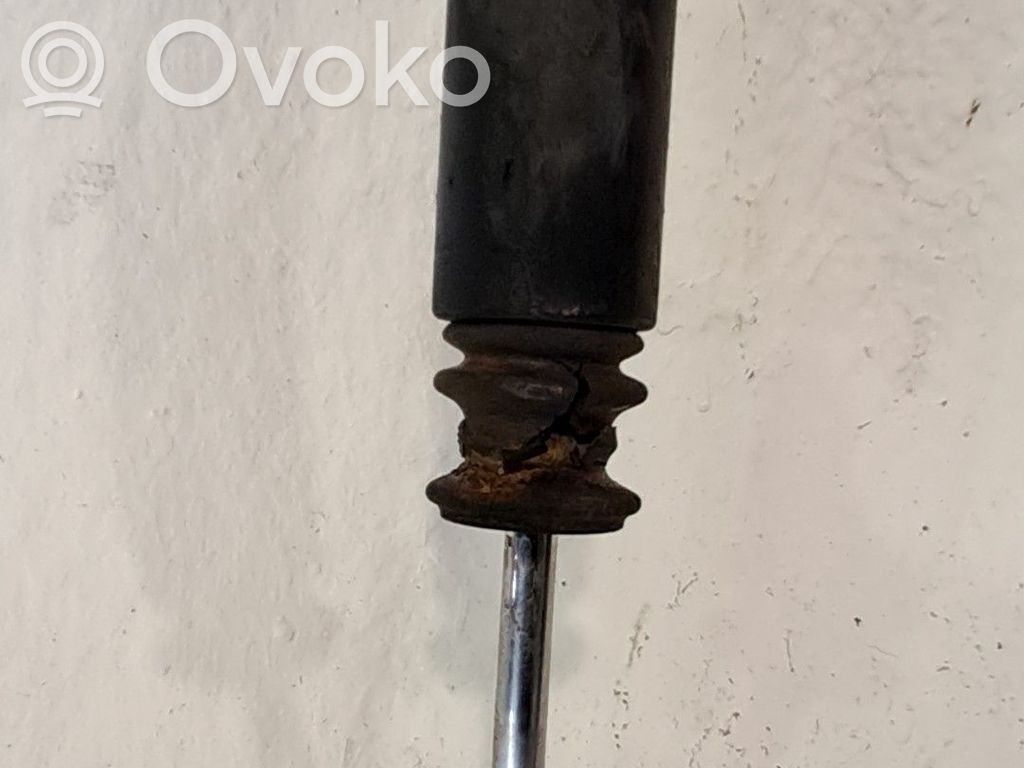 Takaiskunvaimennin   562103074R