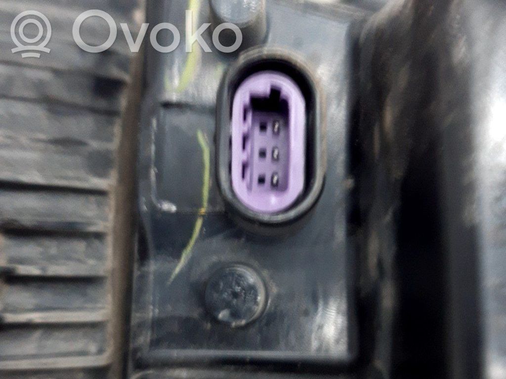 Lámpara de faros/luces traseros   K68078516AE