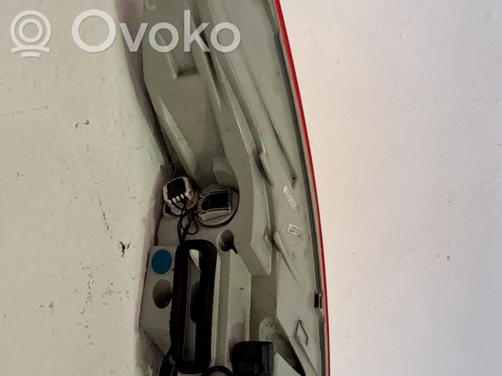 Lámpara de faros/luces traseros   T2H22639