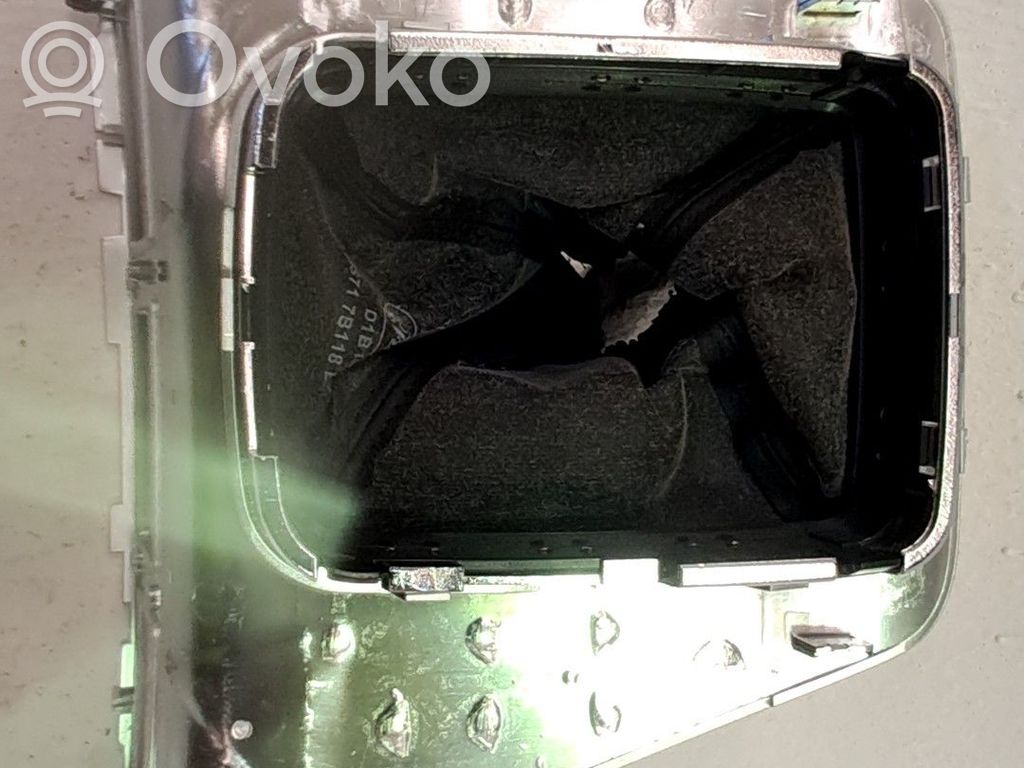 Ford Mondeo Mk III Vaihdevivun/vaihtajan verhoilu nahka/nuppi 