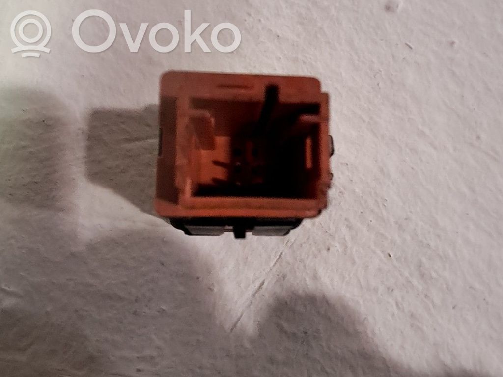 Hazard light switch   6554GT