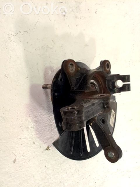 Mangueta de dirección de rueda delantera   51715H8000