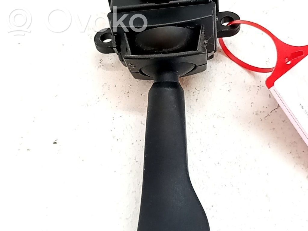 Suuntavilkun vipu   61318363662