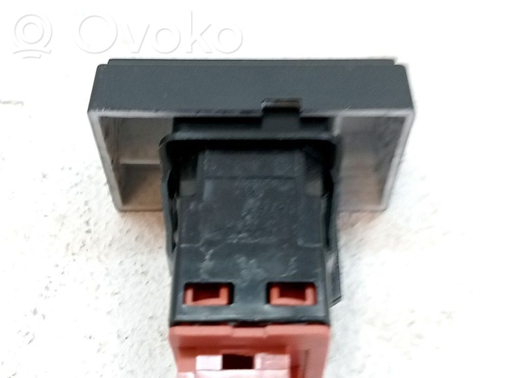 Schalter Warnblinkanlage   98091816ZD