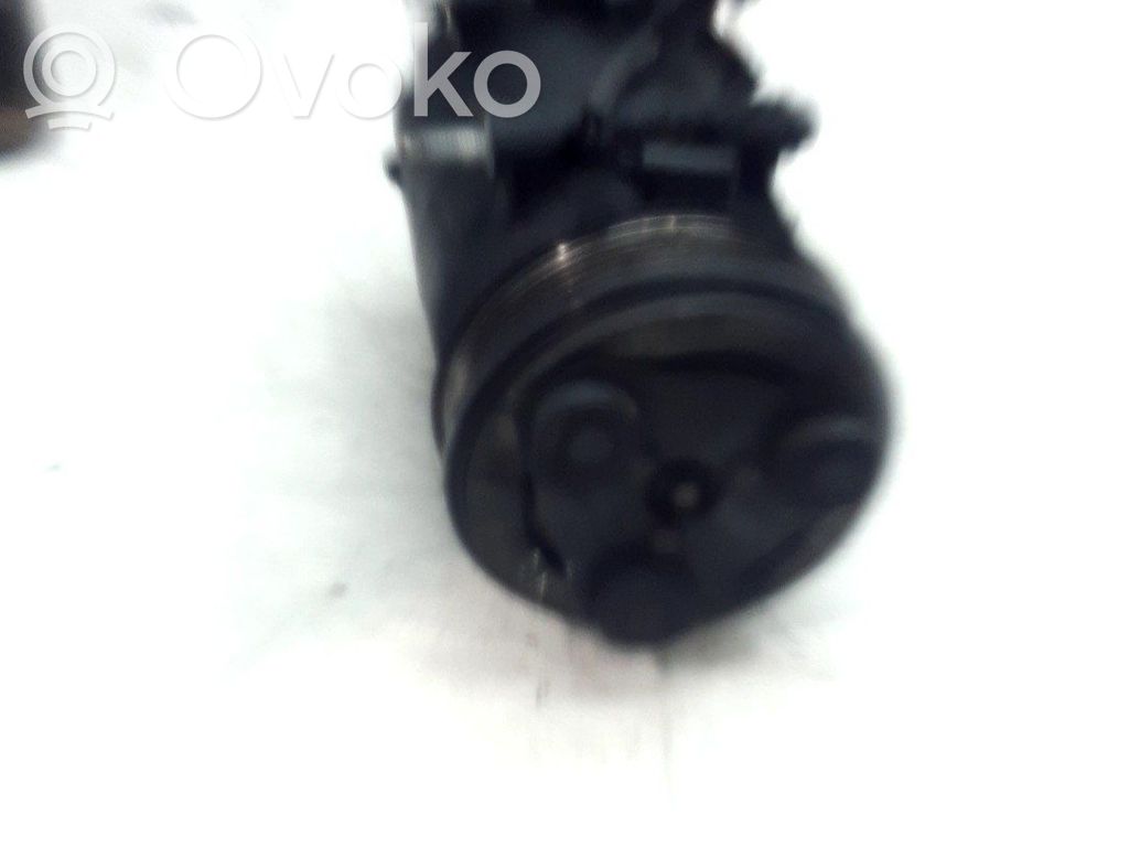 Ilmastointilaitteen kompressorin pumppu (A/C)   1677171,3M5H19D629KG
