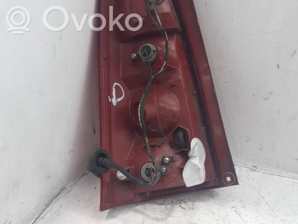 Rear tail light bulb   CB8051170B