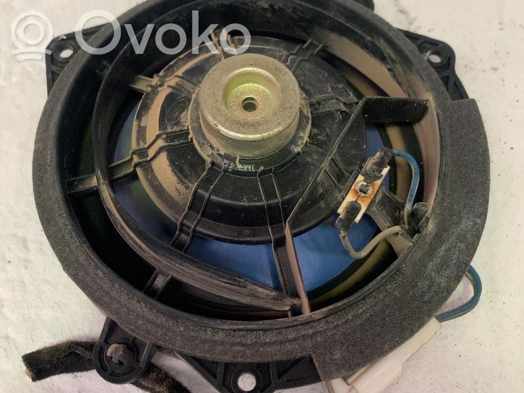 Altavoz de la puerta delantera   963201F000