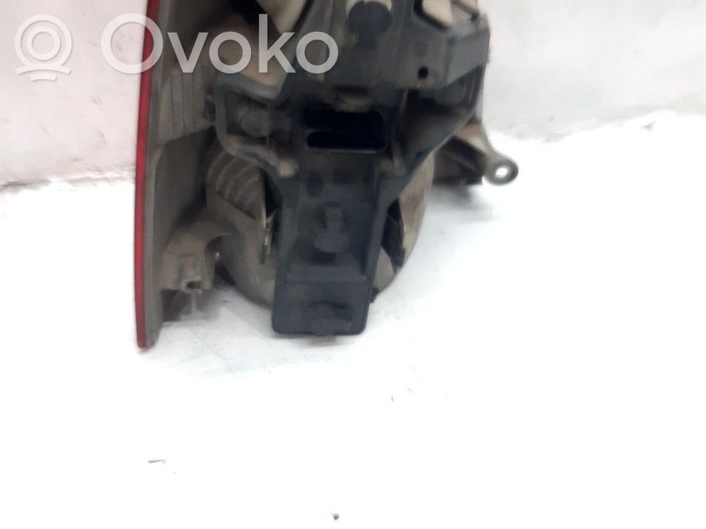 Volkswagen Touran I Takavalon polttimo 