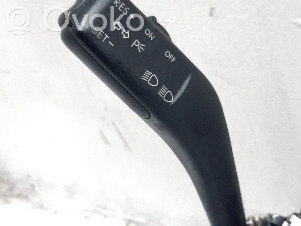 Volkswagen Touran I Boutons / interrupteurs volant 