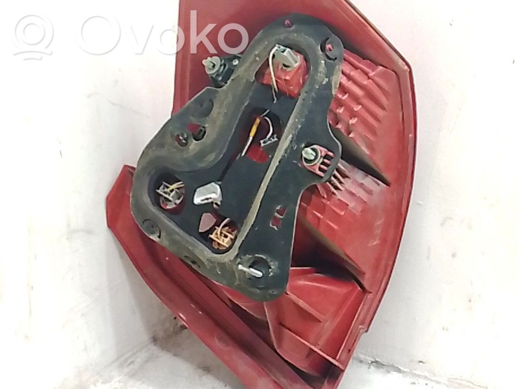 Toyota Auris 150 Żarówka lampy tylnej