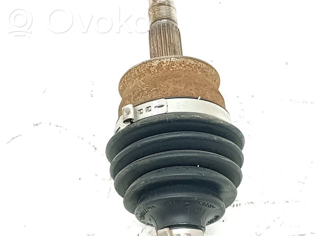 Etuvetoakseli   1541818,9S513B437AA