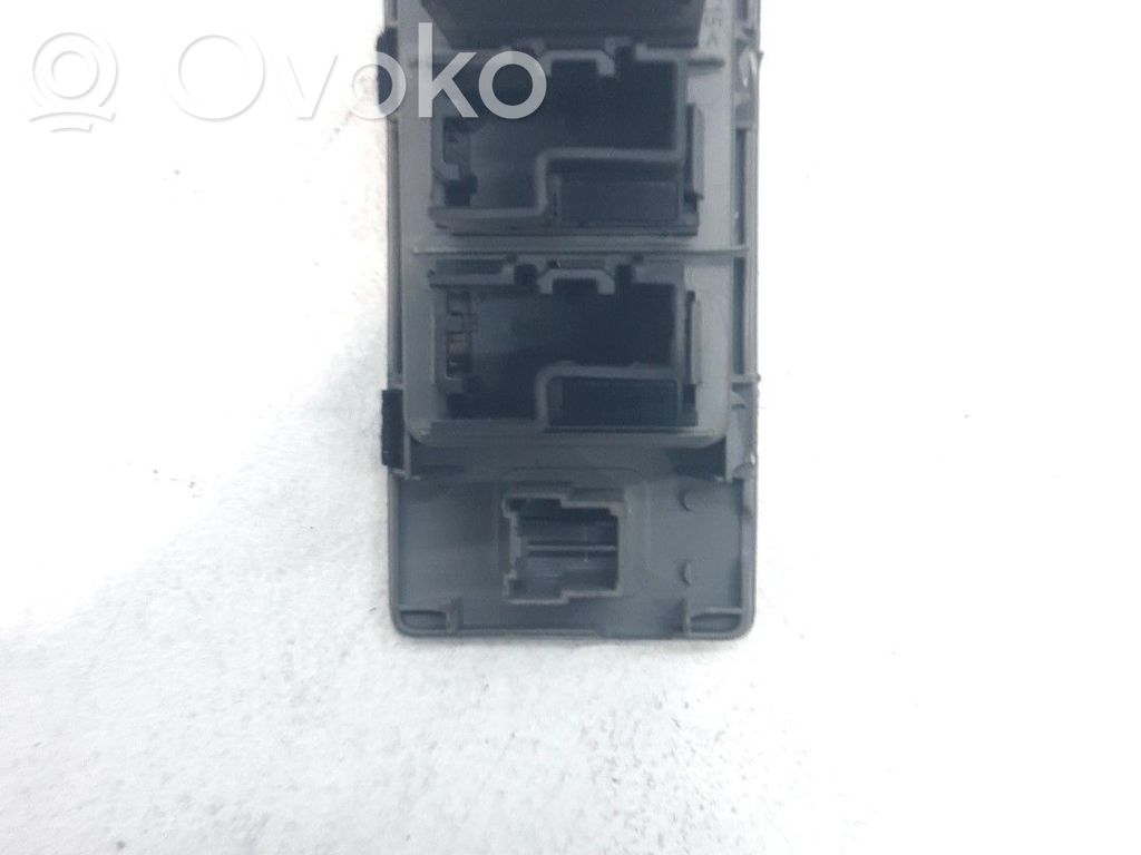 Bouton commande réglage hauteur de phares   D397666F0