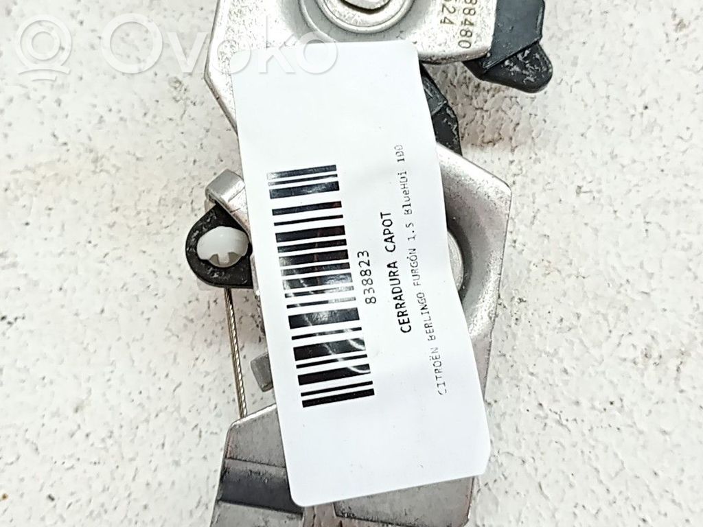 Citroen Berlingo Tie down hook / loop 