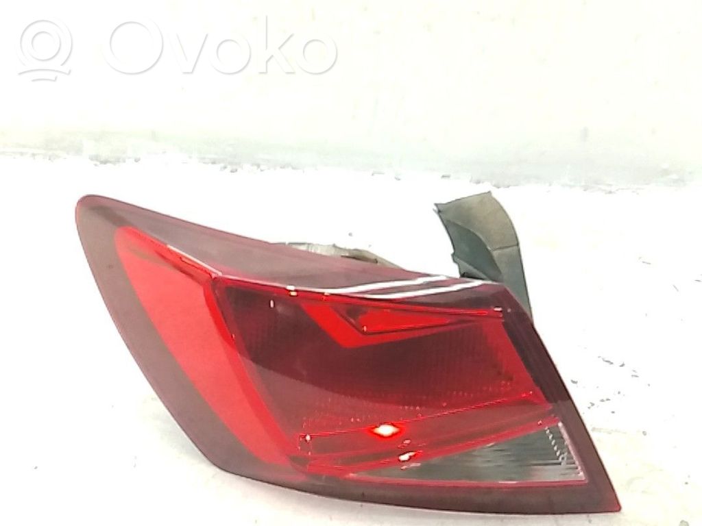 Seat Leon (5F) Takavalon polttimo 