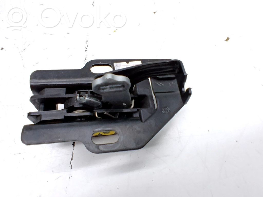 Tailgate lock latch   9822424980
