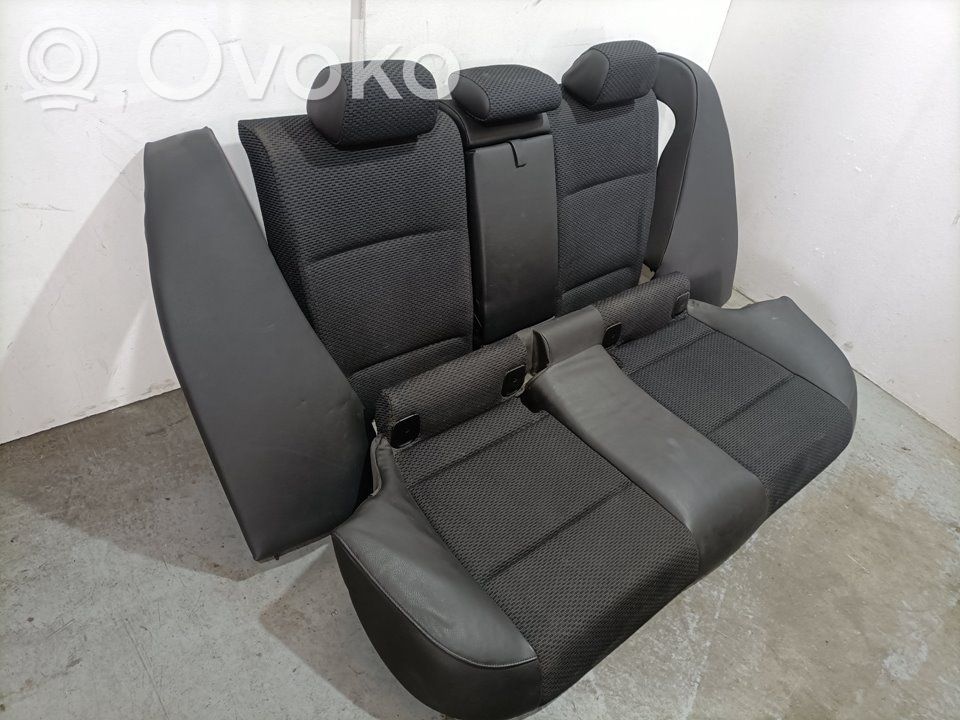 Rear seat   52207118754