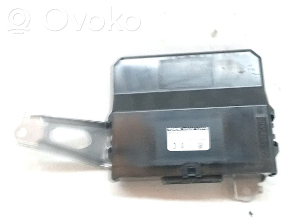 Toyota Yaris Modul de control caroserie central
