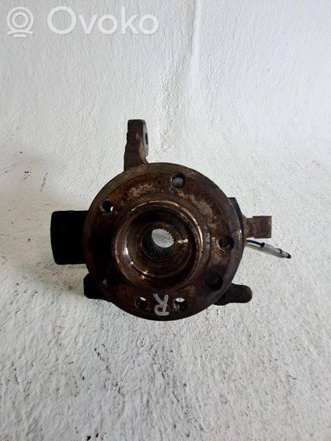 Mangueta de dirección de rueda delantera   13156037