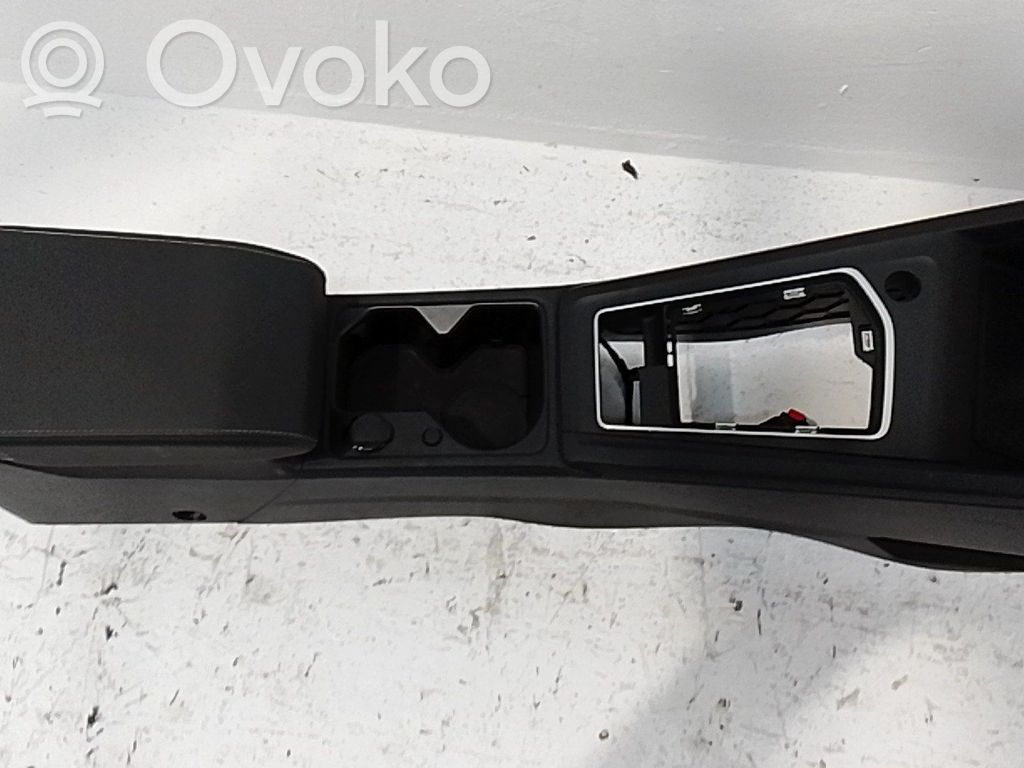 Volkswagen Golf VIII Pólka deski rozdzielczej 