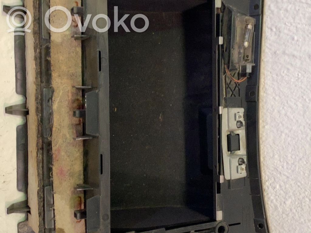 Glove box   51167141583