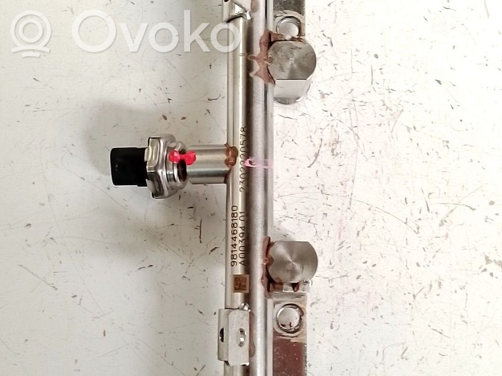 Opel Astra L Rampa inyectora 