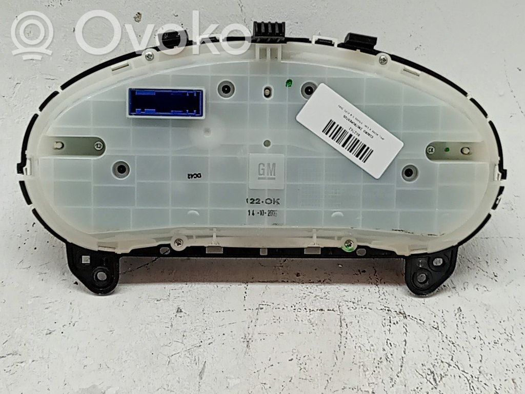 Geschwindigkeitsmesser Cockpit   39060517,39035236
