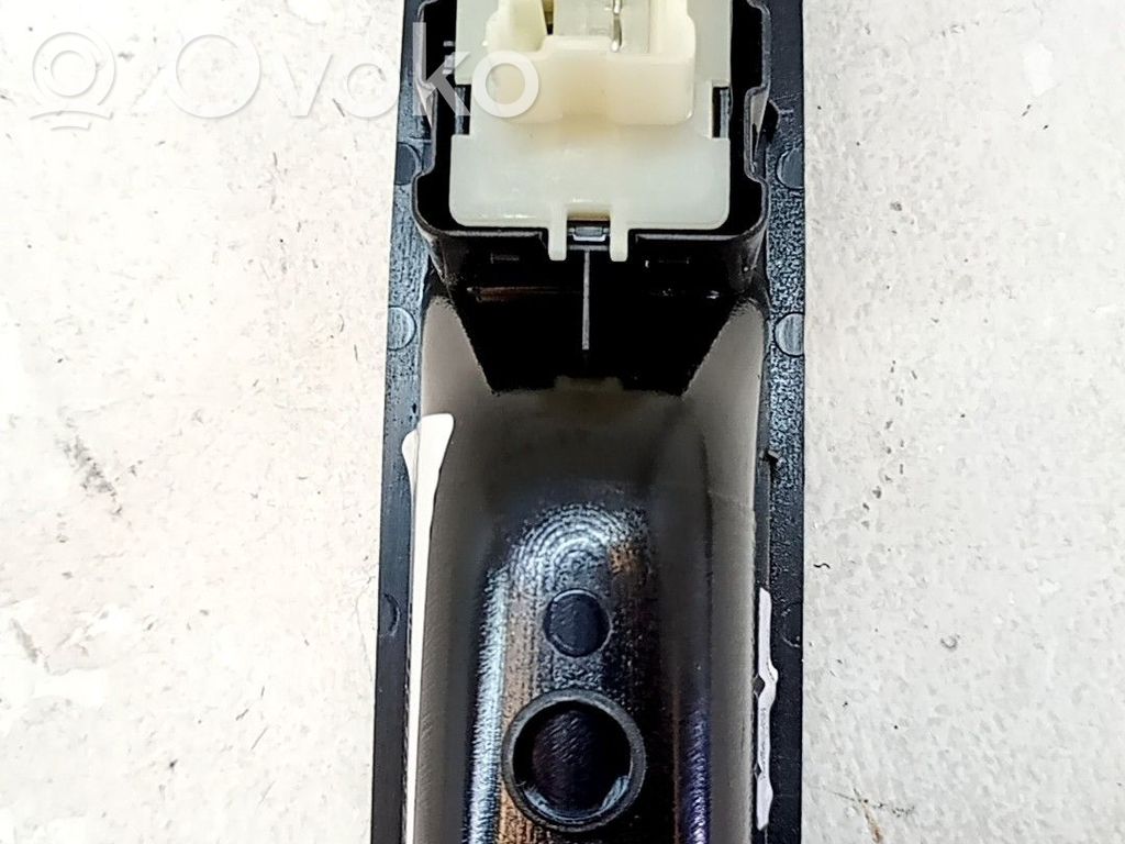 Interruptor del elevalunas eléctrico   829606755R