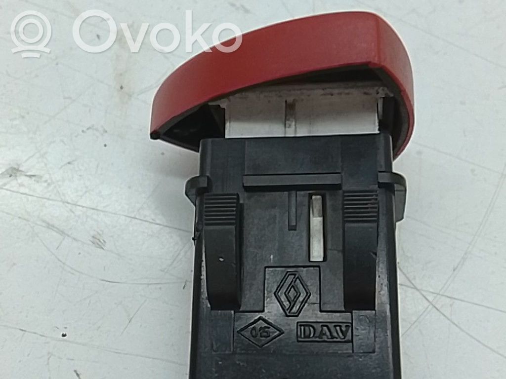 Schalter Warnblinkanlage   252904889R